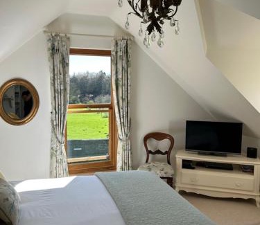 Chipping Norton Apartment | The Old Doctors Retreat- Near Soho Farmhouse