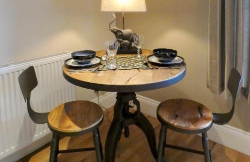 Pateley Bridge House | The Old Explorers
