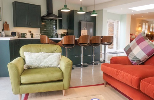 Briggswath House | THE OLD GUARD HOUSE, pet friendly, luxury holiday cottage in Whitby