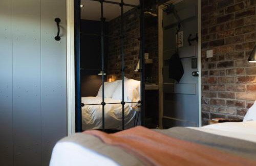 High Peak Hotel | The Old Hall Inn