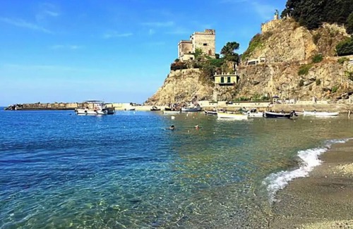 Santo Stefano di Magra Apartment | The Old Walls