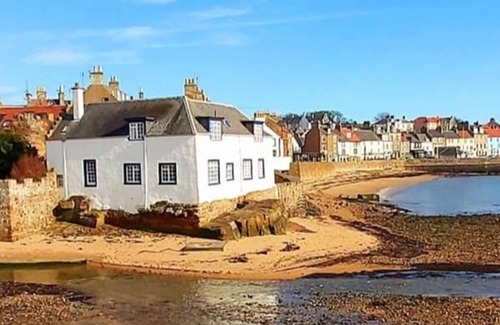 Pittenweem Apartment | The Old Paint Shop Apartment - Centrally Situated