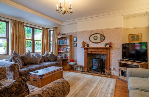 Grange-over-Sands Cottage | The Old Post Office - Large 6-bedroom property, ideal for families & dog-friendly.