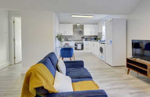 Lower Shelton Apartment | The Old Post-Office | Close to Amenities | eco-Short Term Let by SILVA