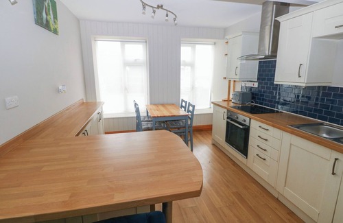 Haverfordwest Cottage | THE OLD POST OFFICE, pet friendly, with hot tub in Letterston