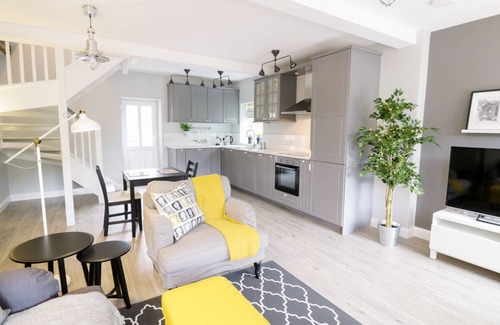 Preston Cottage | THE OLD POST OFFICE, pet friendly, luxury holiday cottage in Garstang