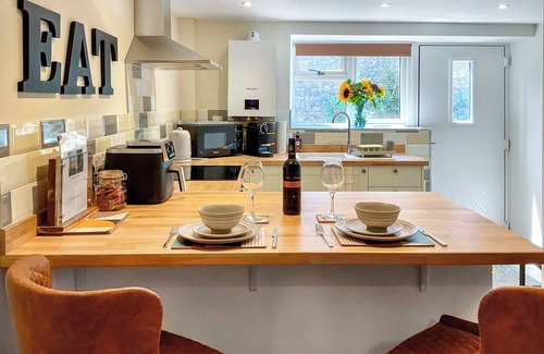 Axbridge Cottage | The Old Posthouse Barn - UK50191