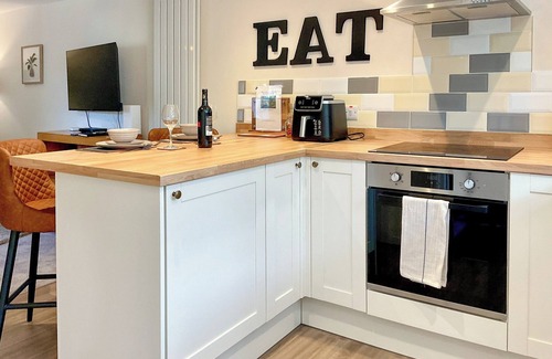 Axbridge Cottage | The Old Posthouse Barn - UK50191