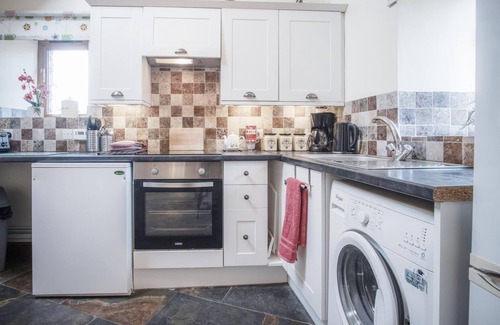 Crynant Apartment | The Old School Cottage (Ship Farm) - 1 Bedroom - Rhossili