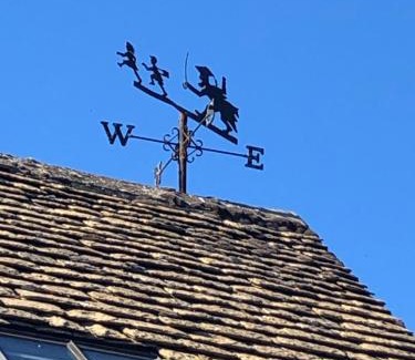 Bourton Bed & Breakfast | The Old School, Idbury, OX7 6RU