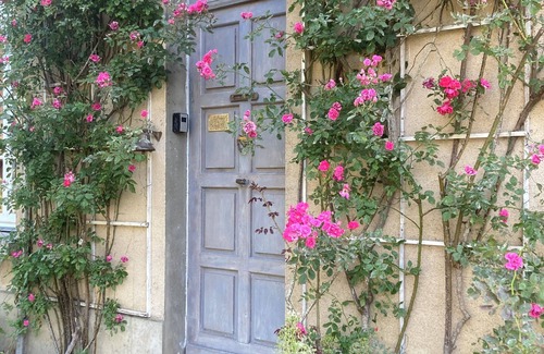 Montredon-Labessonnie Villa | "The old school" in authentic southern French village with high ceilings inside and out