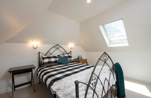 Balhannah House | The Old School Romantic Stay for 2 Adelaide Hills