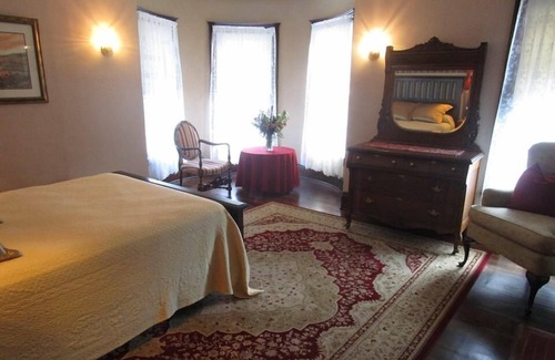 Alderson Bed & Breakfast | The Old Victorian Inn
