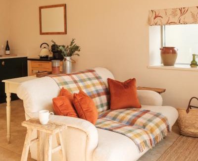 Pylle Apartment | The Old Winery Cottage No1