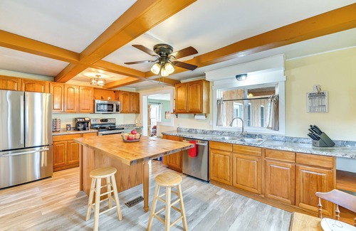 Westerlo House | 'The Olde Westerlo Village House' < 1/2 Mi to Park