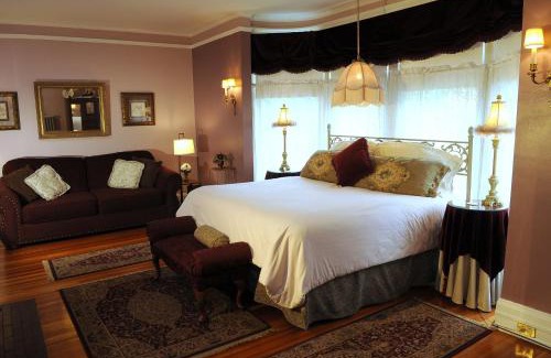 West Washington Bed & Breakfast | The Oliver Inn