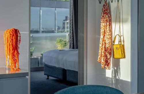 South Yarra Hotel | The Olsen Melbourne Art Series
