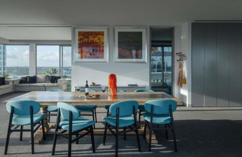 South Yarra Hotel | The Olsen Melbourne Art Series