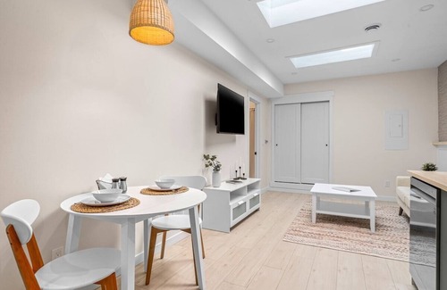 Belleville Apartment | The Olympia: Front Street Flats
