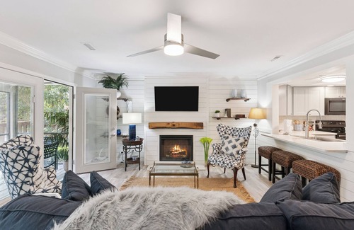 Epworth Acres House | The Opal: Cozy 3/3 SSI Nest