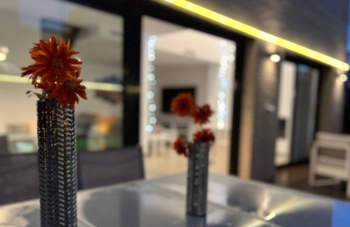 Montgat House | THE ORANGE HOUSE BARCELONA