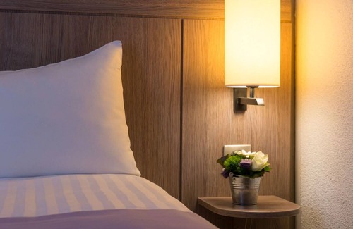 Douai Hotel | The Originals City, Hôtel Le Gayant