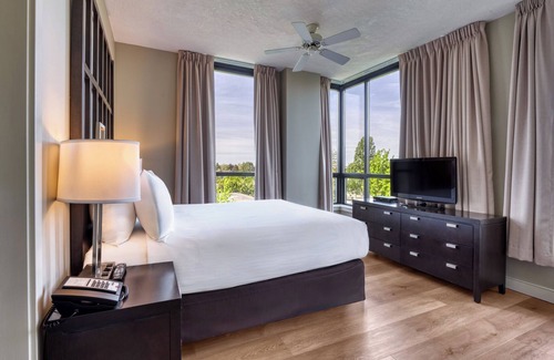 James Bay Hotel | The Oswego Hotel