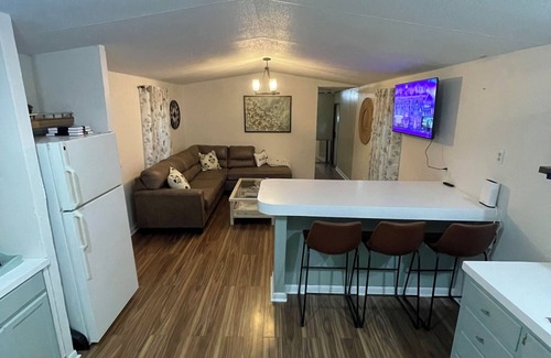 Mount Ida Cottage | The Ouachita Nook-home near lake, crystal digging, in the heart of Mount Ida!