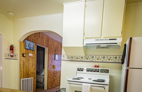 Kellogg House | The Outback: A Silver Mountain Bungalow w/Hot Tub, Pet Friendly