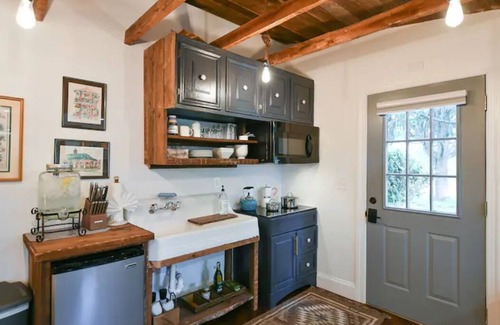 Berryville Apartment | The Outpost Suite 2- A Curated Farmhouse Suite