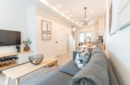 Harvie Heights House | The OVERLOOK Stay-Mountain View-Free Parking