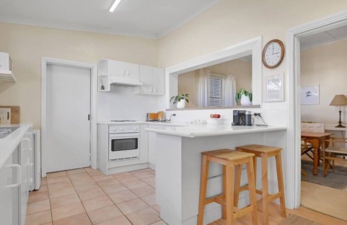 Emu Swamp House | The Overseers Cottage - Mayfield Vineyard