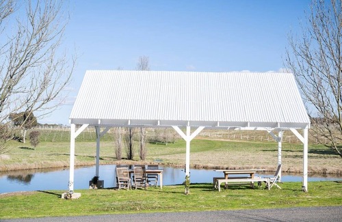 Emu Swamp House | The Overseers Cottage - Mayfield Vineyard