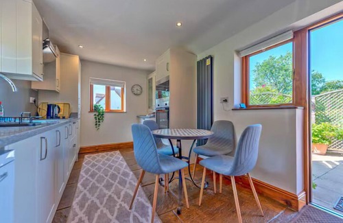 Newport House | The Owl House With Hot Tub | Pass The Keys