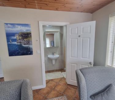 Roscoe Apartment | The Oyster Hideaway Clarinbridge