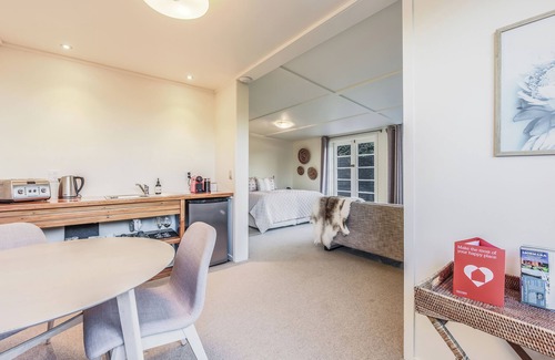 Renwick Cottage | The Packing Shed - Blenheim Holiday Home