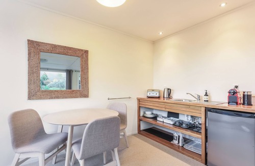 Renwick Cottage | The Packing Shed - Blenheim Holiday Home