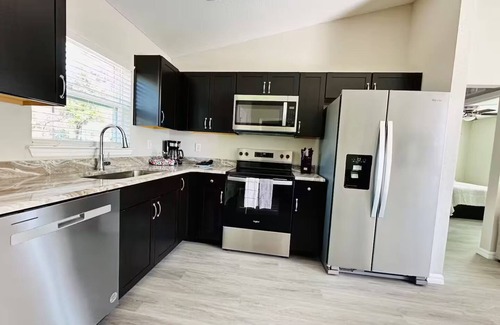 Ocala House | The Palm - 3 BR home