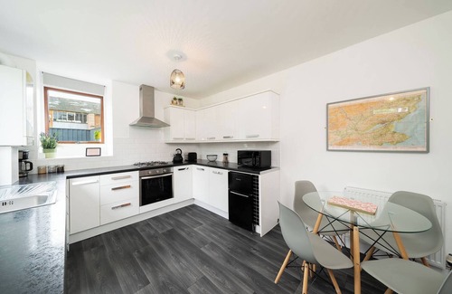 Broughty Ferry Ski Chalet | The Palm - Eclectic Bliss