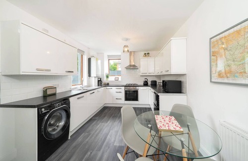 Broughty Ferry Ski Chalet | The Palm - Eclectic Bliss