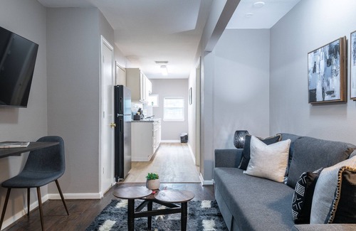 MacGregor Apartment | The Palm Flats 05! Zoo! Museums! Medical Center! ⭐️⭐️⭐️⭐️⭐️