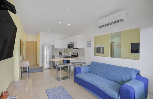 Bejuco Condo | The Palms: Beachfront Condo with AC and pools!