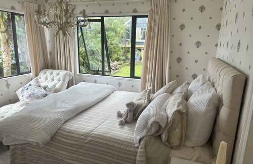 Tindalls Beach Cabin | The Palms on Tindalls retreat, beautiful coastal nproperty adjacent to 2 beaches