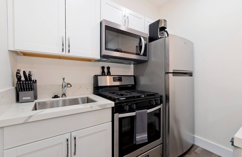 Bankers Hill Apartment | The Palms Zen Villa! Amazing Amenities & Location by Little Italy & Convention C