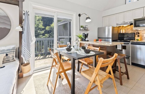 Craigleith Condo | The Parker Slopeside: Hot Tub + Mountain Views