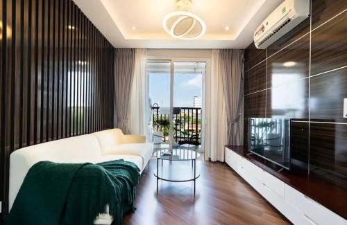 Phu Nhuan Apartment | The Parkview - Very Close TSN Airport