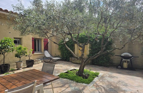 Cadereau House | The patio of Montaury in Nîmes