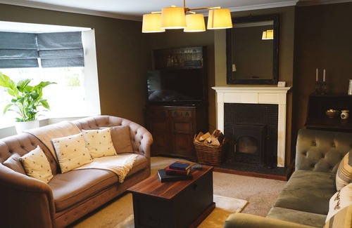 Chelsworth Hotel | The Peacock Inn