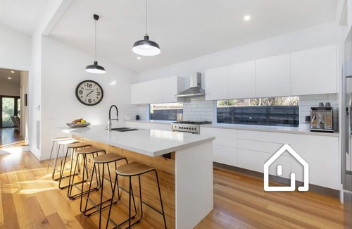 Blairgowrie House | The Pelican *1 NIGHT FREE* Stylish Poolside Oasis