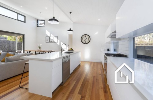 Blairgowrie House | The Pelican *1 NIGHT FREE* Stylish Poolside Oasis